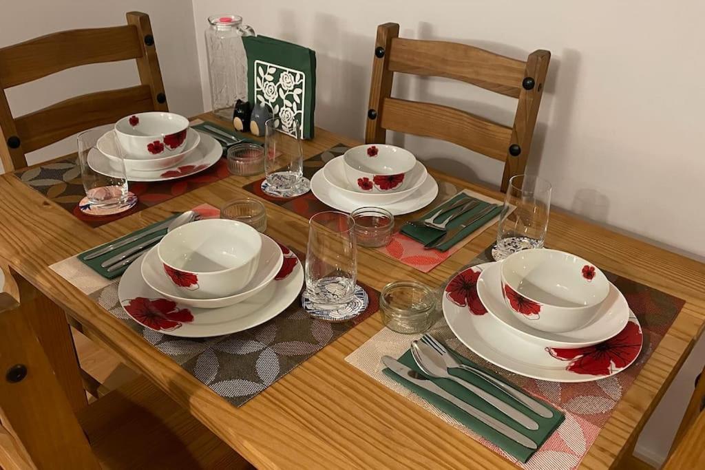 Cosy Flat For 4, Family Friendly, Private Parking, Close To Central London Exteriör bild